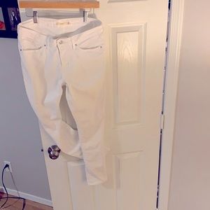 Levi's white skinny jeans